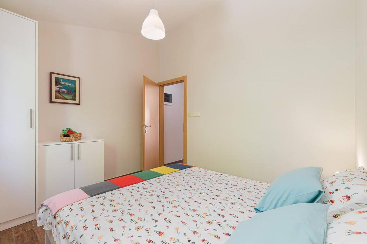 E&T Apartments With A Beautiful Pool Rabac Esterno foto