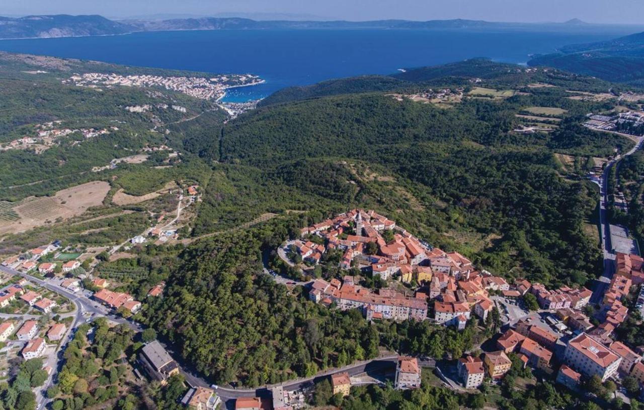 E&T Apartments With A Beautiful Pool Rabac Esterno foto