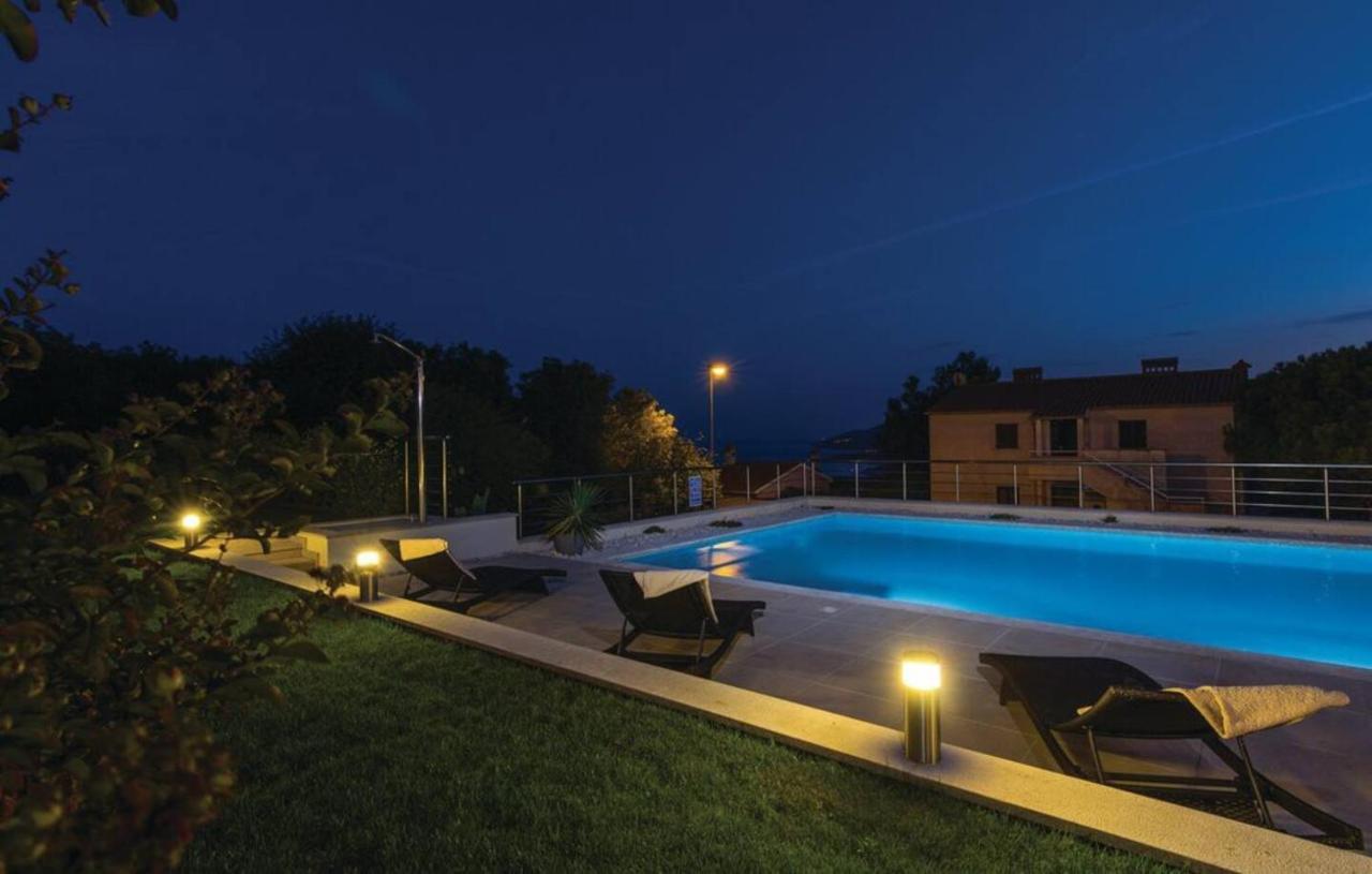 E&T Apartments With A Beautiful Pool Rabac Esterno foto