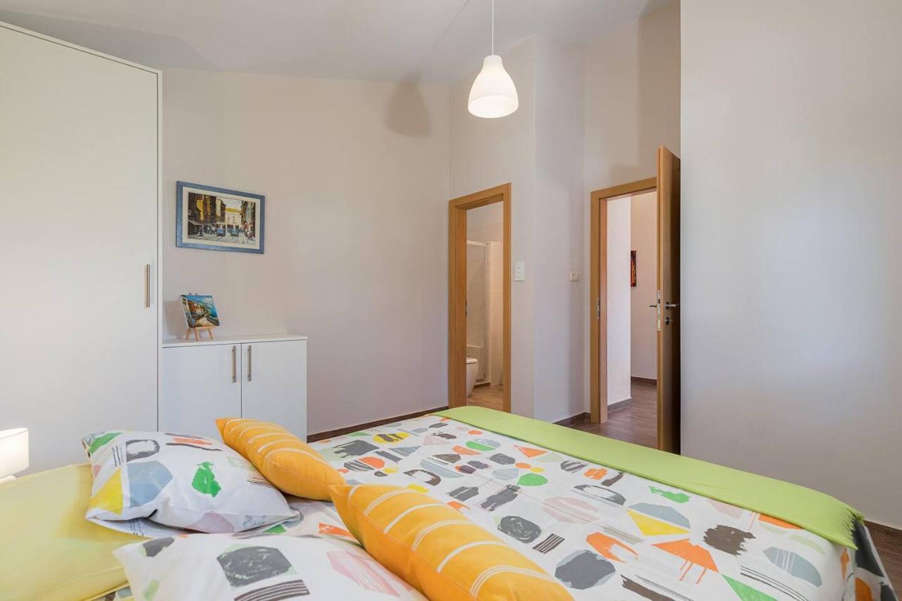 E&T Apartments With A Beautiful Pool Rabac Esterno foto