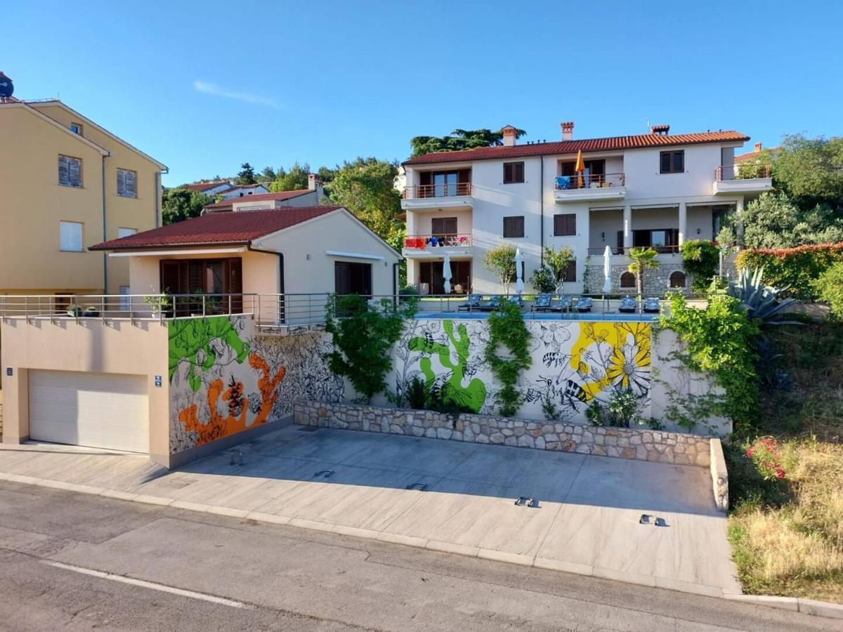 E&T Apartments With A Beautiful Pool Rabac Esterno foto