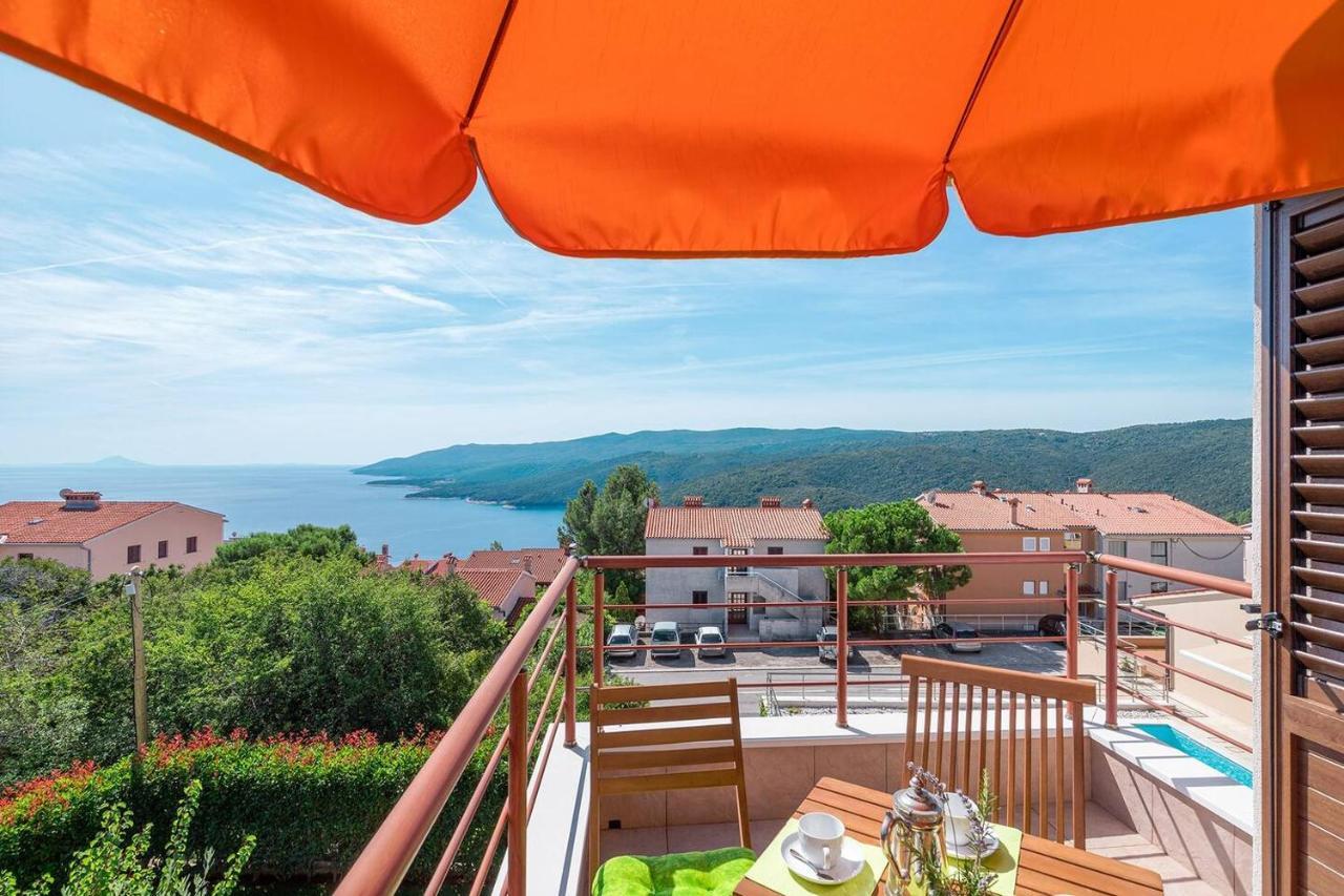 E&T Apartments With A Beautiful Pool Rabac Esterno foto