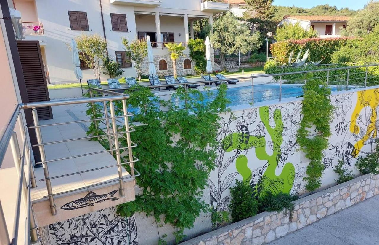 E&T Apartments With A Beautiful Pool Rabac Esterno foto