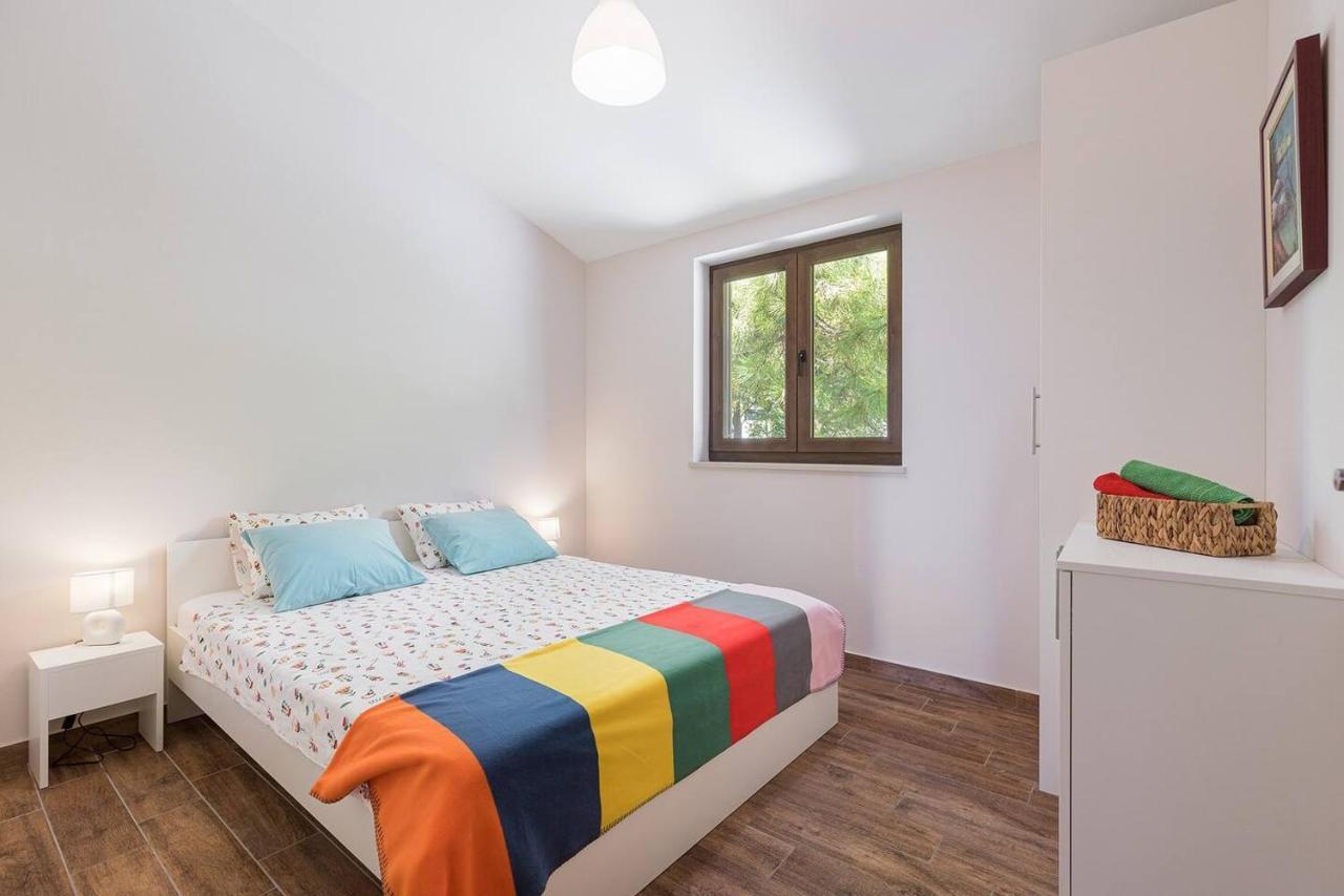 E&T Apartments With A Beautiful Pool Rabac Esterno foto