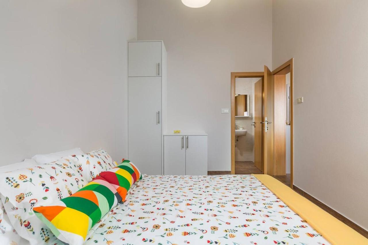 E&T Apartments With A Beautiful Pool Rabac Esterno foto