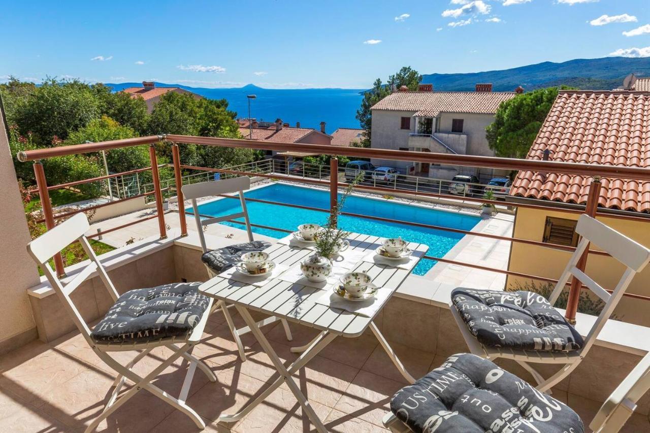 E&T Apartments With A Beautiful Pool Rabac Esterno foto